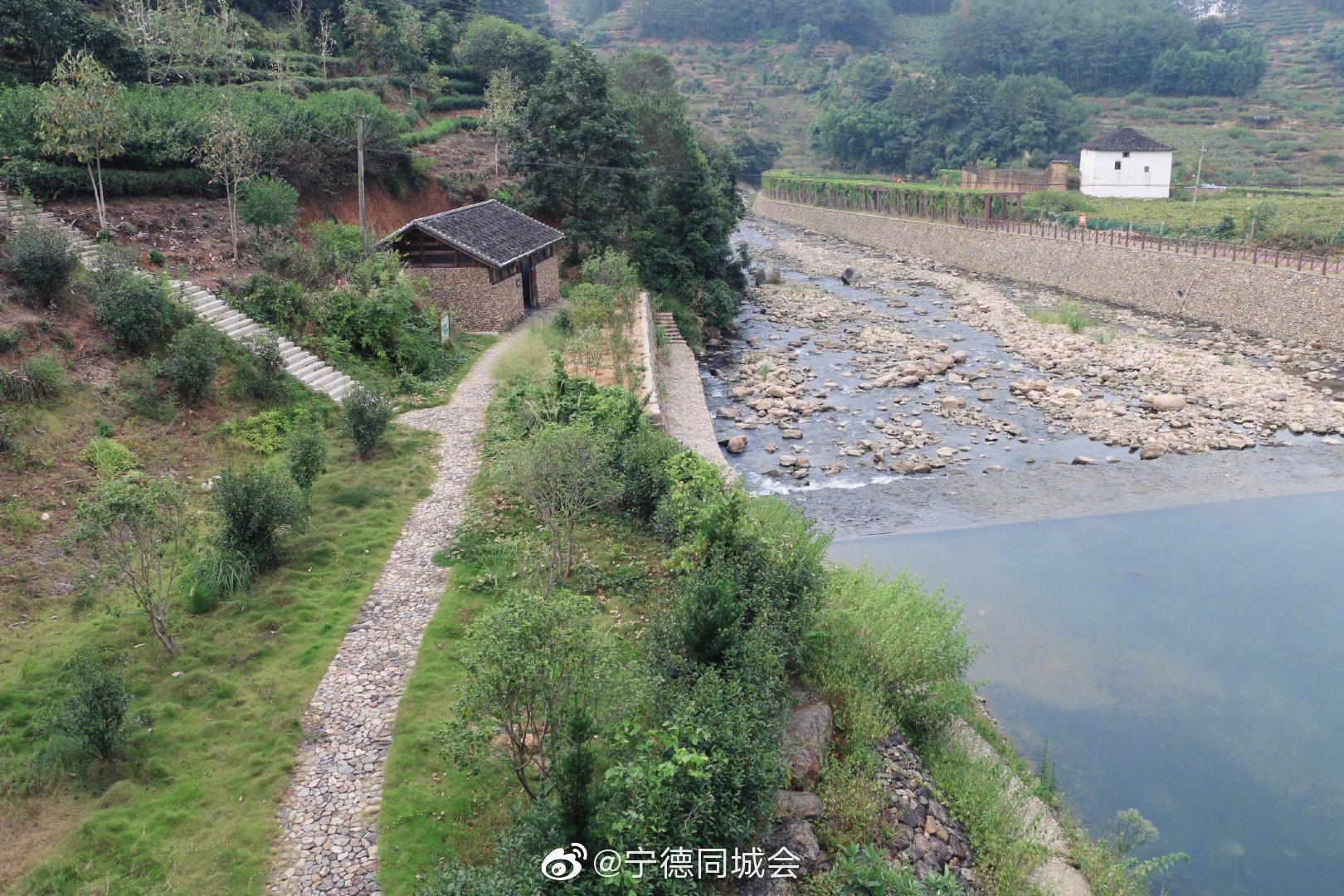 葡萄季虽过，但也很美——探访溪塔葡萄沟的静谧时光